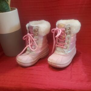 EUC. London Fog Pink and White Kids Boots
